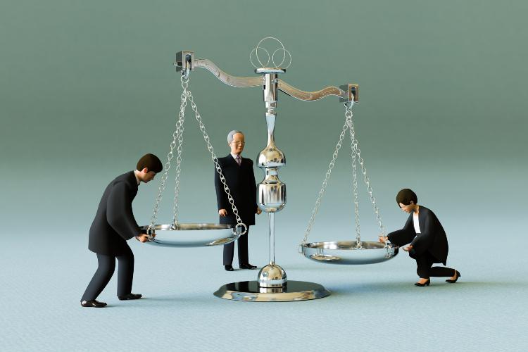 自己破産の免責審尋（しんじん）とは　流れや質問内容と注意点