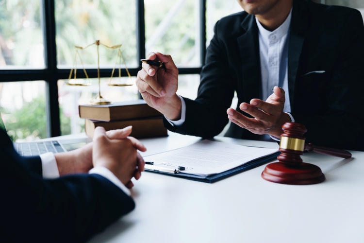 自己破産の弁護士費用はいくら？　払えないときの対処法や安くする方法