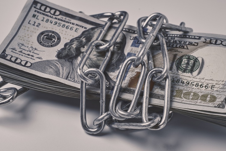 自己破産したら銀行口座は凍結に!?　期間や注意点を解説