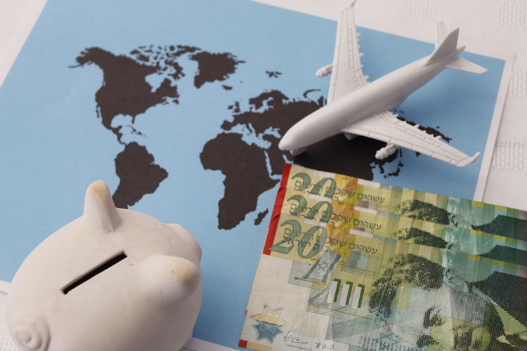 自己破産しても海外旅行に行ける？　許可が必要なケースと注意点